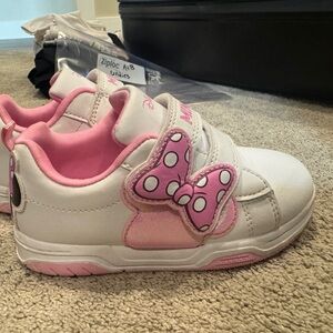 Disney Minnie Kids Sneakers with Pink Bow